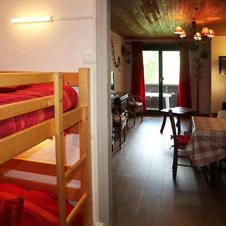 Au Calme Avec Balcon Sud, 6 Pers, Proche Commerces, Station - Fr-1-322-631 Apartment